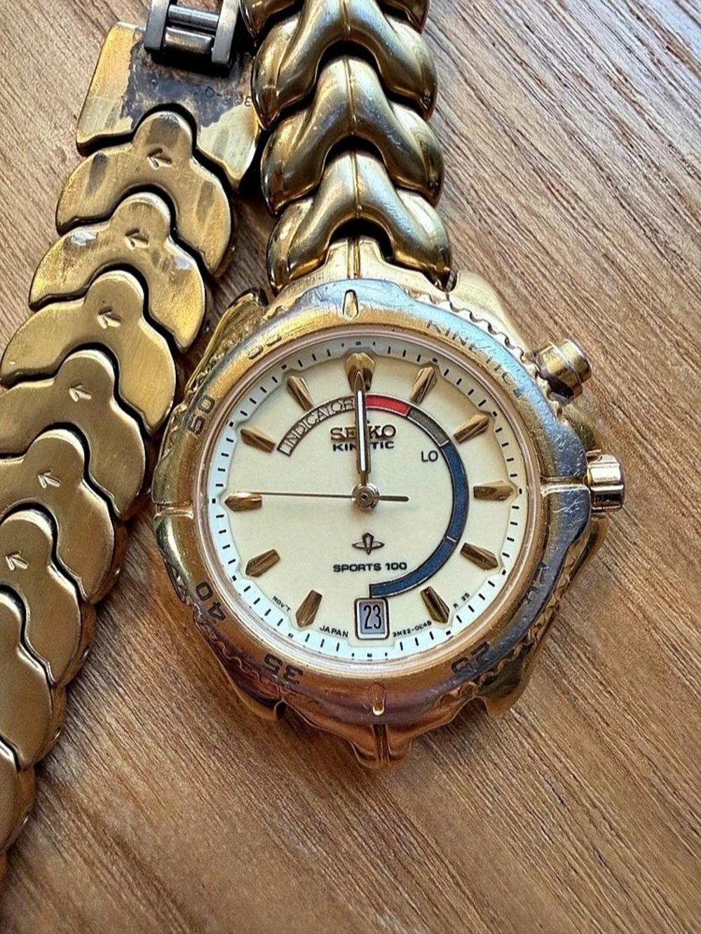 Seiko Sports 100 Kinetic Watch (Broken Band)